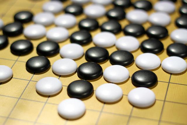 棋经下棋如人生谋算贵为先早把局来布胜券手中握