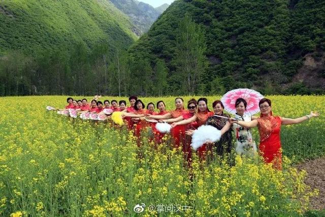 陕西略阳县油菜花海非常中国风 古装旗袍美女佳丽齐上阵