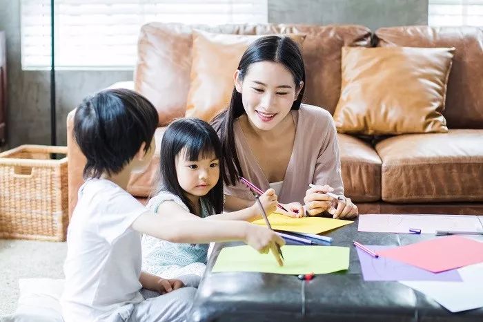 都樂意並懂得與孩子聊天,給孩子心裡植下深遠綿長的愛與教育