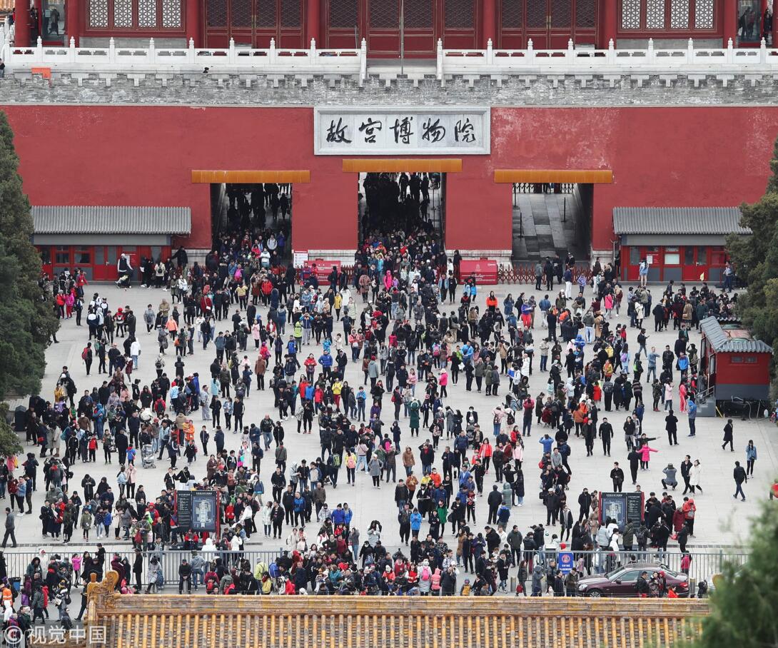 北京清明节游客多图片