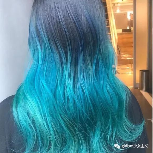 蓝绿渐变头发图片
