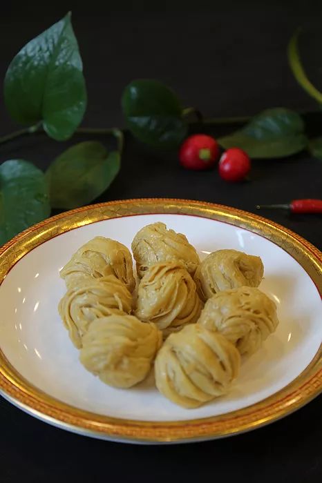 富平柿饼,太后饼,流曲琼锅糖 蒜茸粉丝虾,鲈鱼干捞面 美原酥饺