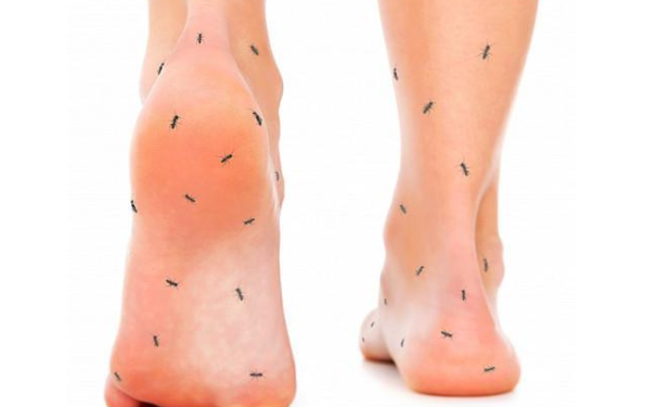 一般引起手脚麻木的原因有以下4种病因:1,四肢分散性出现麻木四肢的