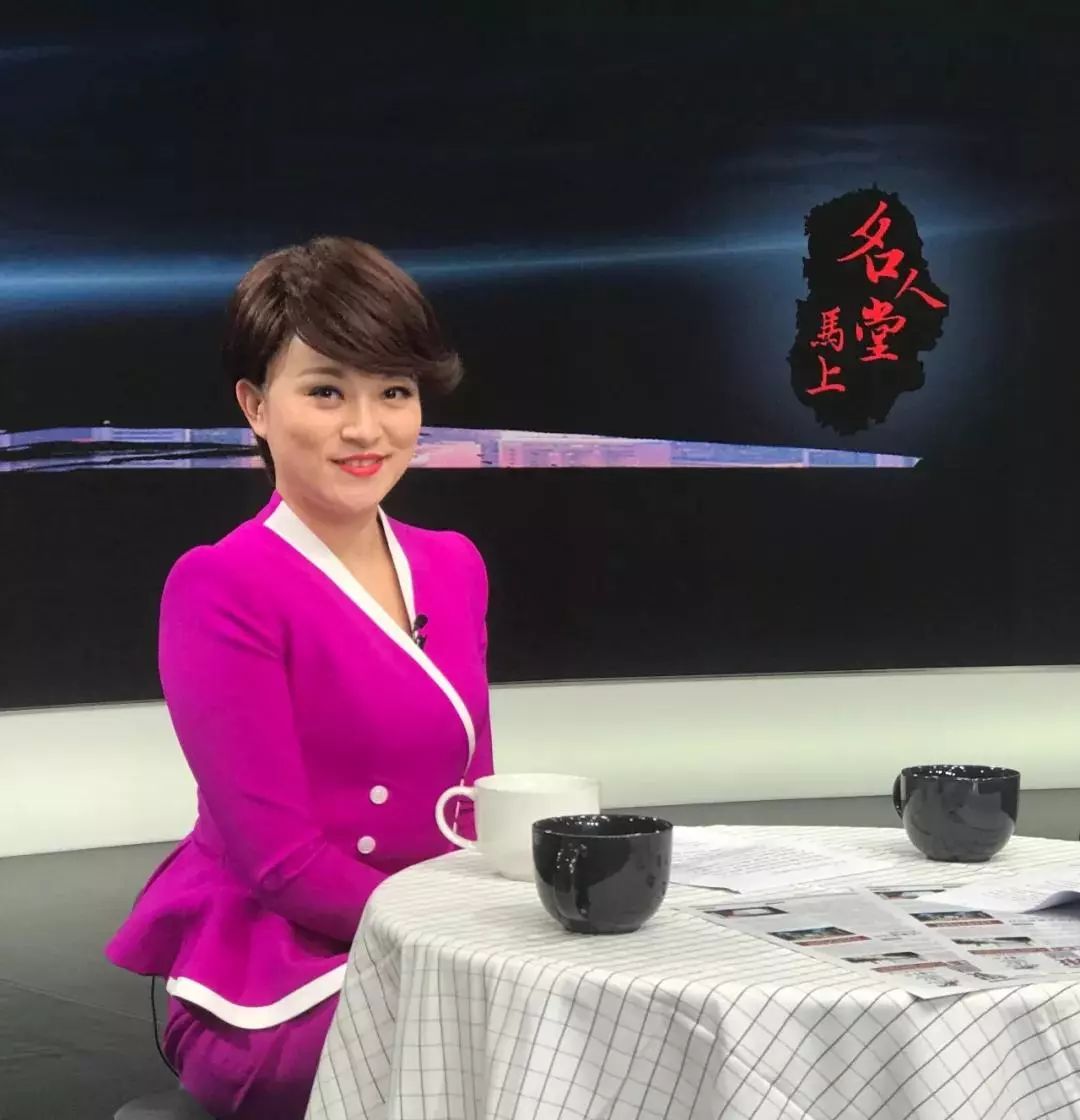 武汉电视台主持人望龙图片