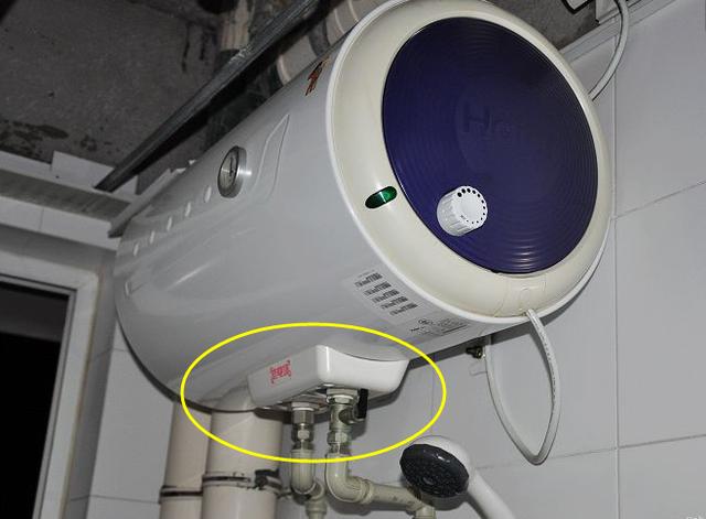 电热水器上的防电墙有用吗听专家一分析才知很多人洗澡都做错