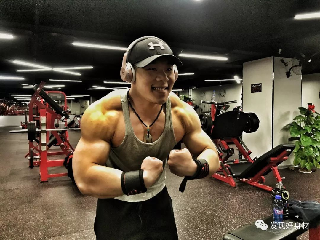 180斤南京小伙告诉你肌肉男可以有多帅!