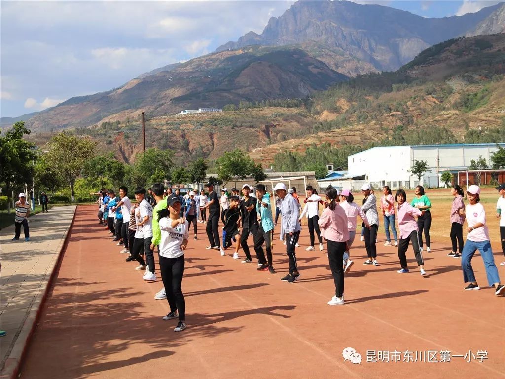 东川明月中学宣传片图片