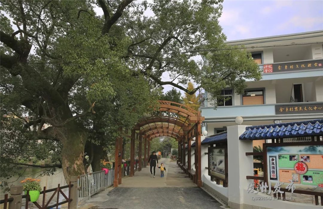 產品展覽,村民文娛活動等多功能於一體,使民俗文化和旅遊文化完美融合