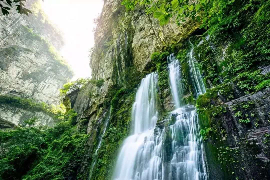 公里農夫山泉丹江口水源取自水庫深層水呈天然弱鹼性陝西太白山太白