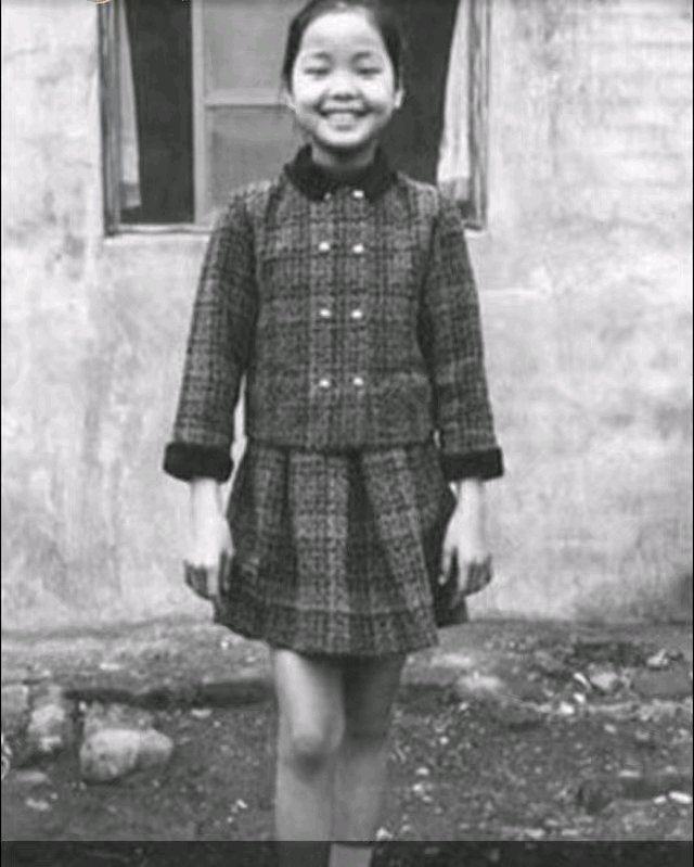 邓丽君小时候照片图片