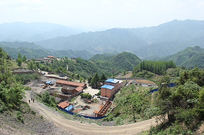 人间四月芳菲尽访绿松石原矿产地云盖寺之旅