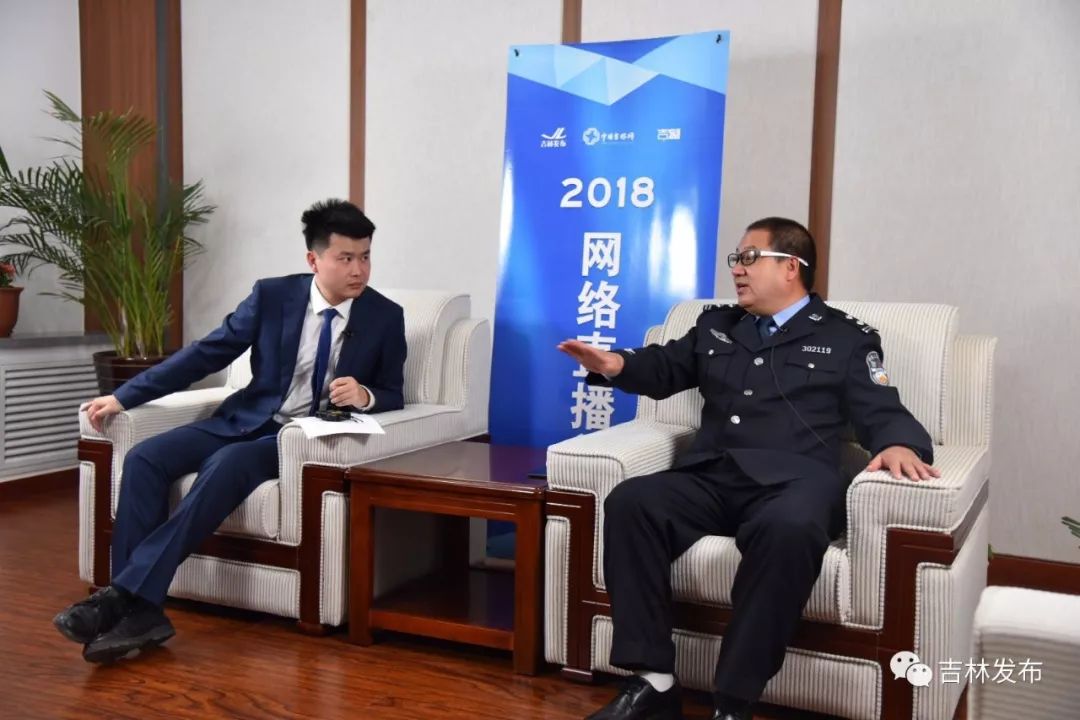 "排爆英雄"丁华视频专访:因为我是人民警察,面对这种情况不可能往后退