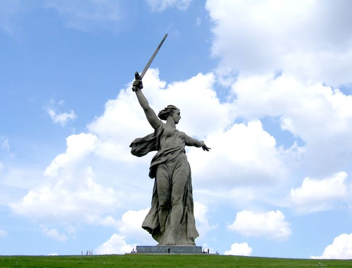 伏尔加格勒母亲雕像图片