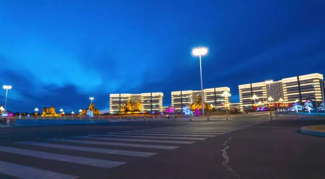 鄂尔多斯机场夜景图片