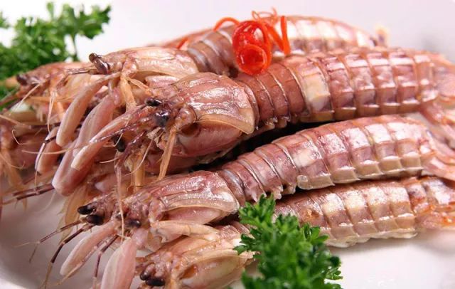 虾蛄也叫皮皮虾,是大家喜爱的海鲜之一,宁海人一般都是白灼,但是现在