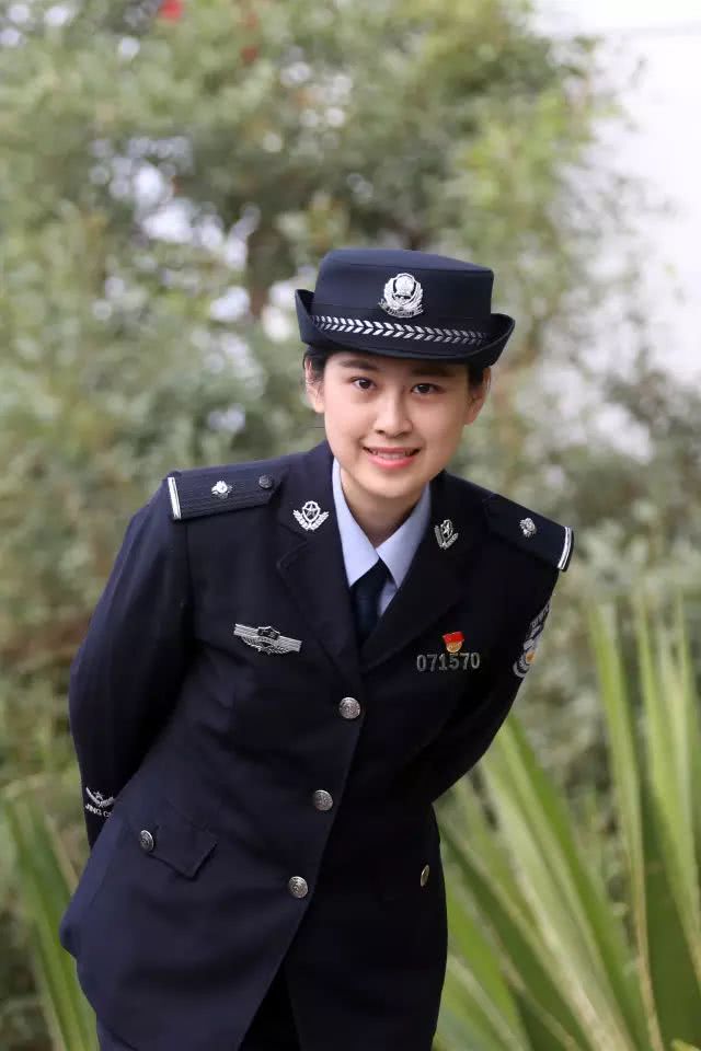 深警女生文艺女生王奕璇