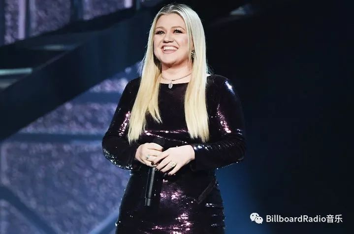 巨肺女歌手 kelly clarkson 将主持 2018 billboard music awards