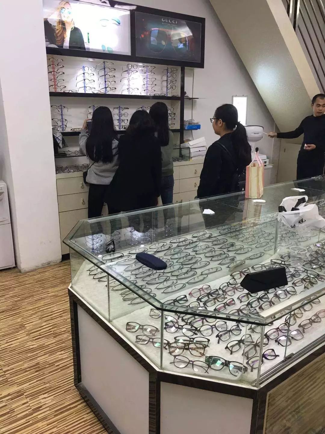 普宁这家网红眼镜店开分店了,全场四折!再次刷爆朋友圈