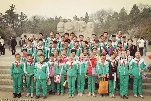 上海80后小学校服图片