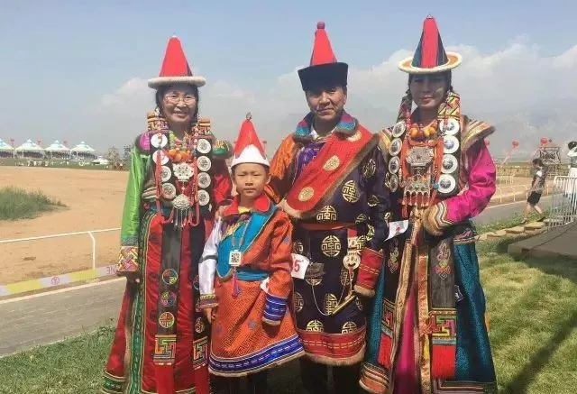 國家級非物質文化遺產肅北雪山蒙古族服飾