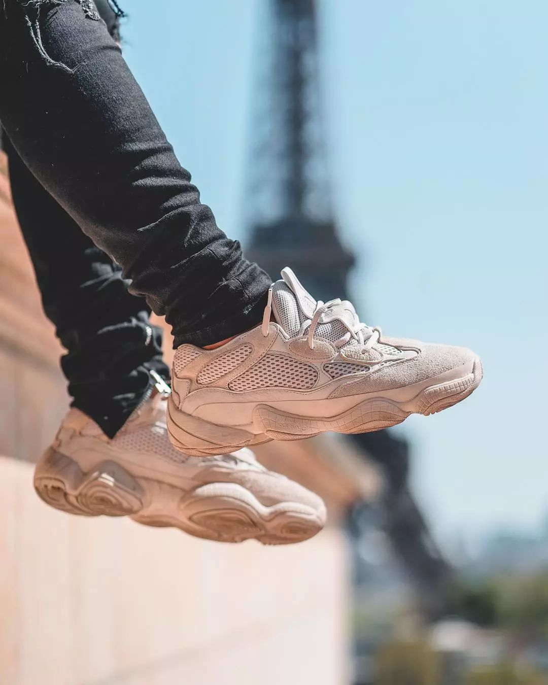 依然是潮人最爱yeezy500上脚怎么穿最帅气逼人