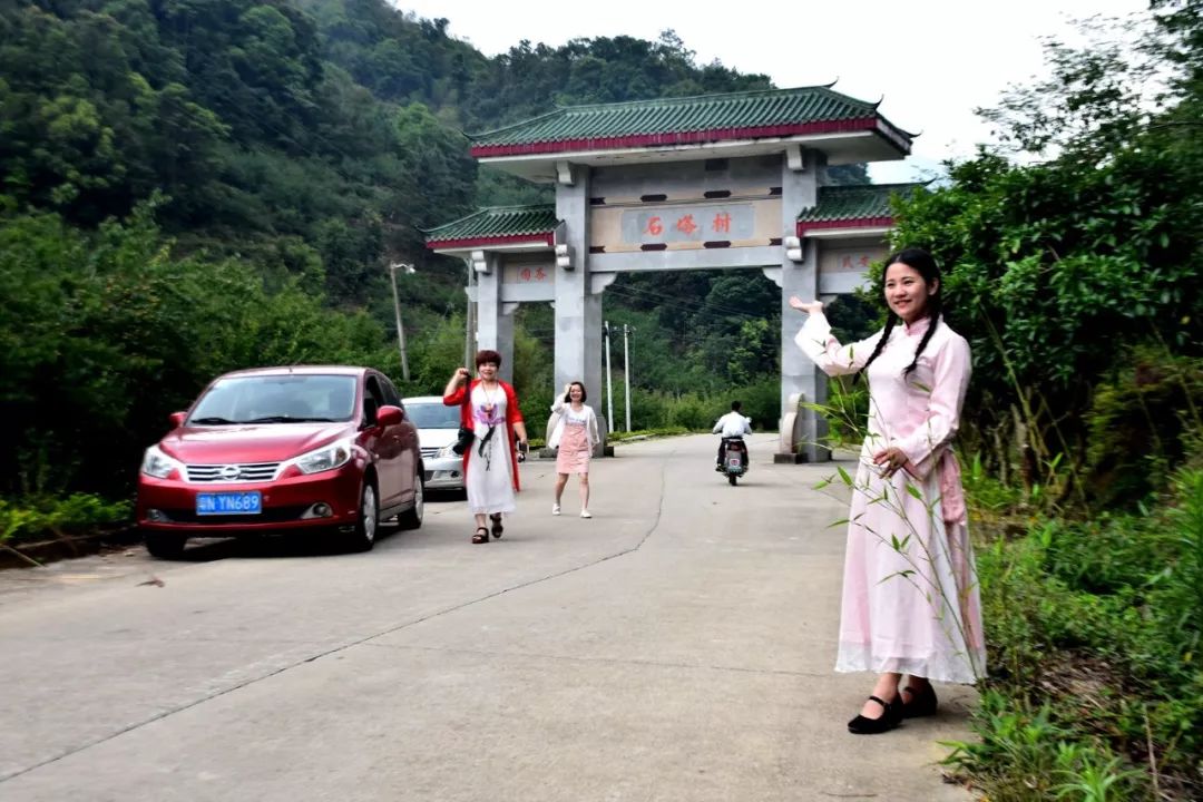 青梅之鄉 東坑石塔村歡迎您指導單位陸河縣旅遊局陸河縣東坑鎮人民