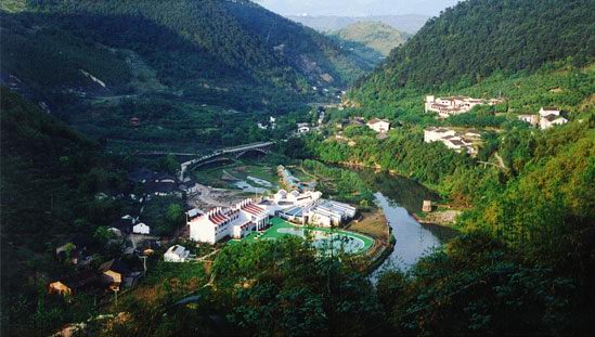 進裡面是看不到全景的,你不好拍照 渝北區 統景溫泉城 重慶園博園