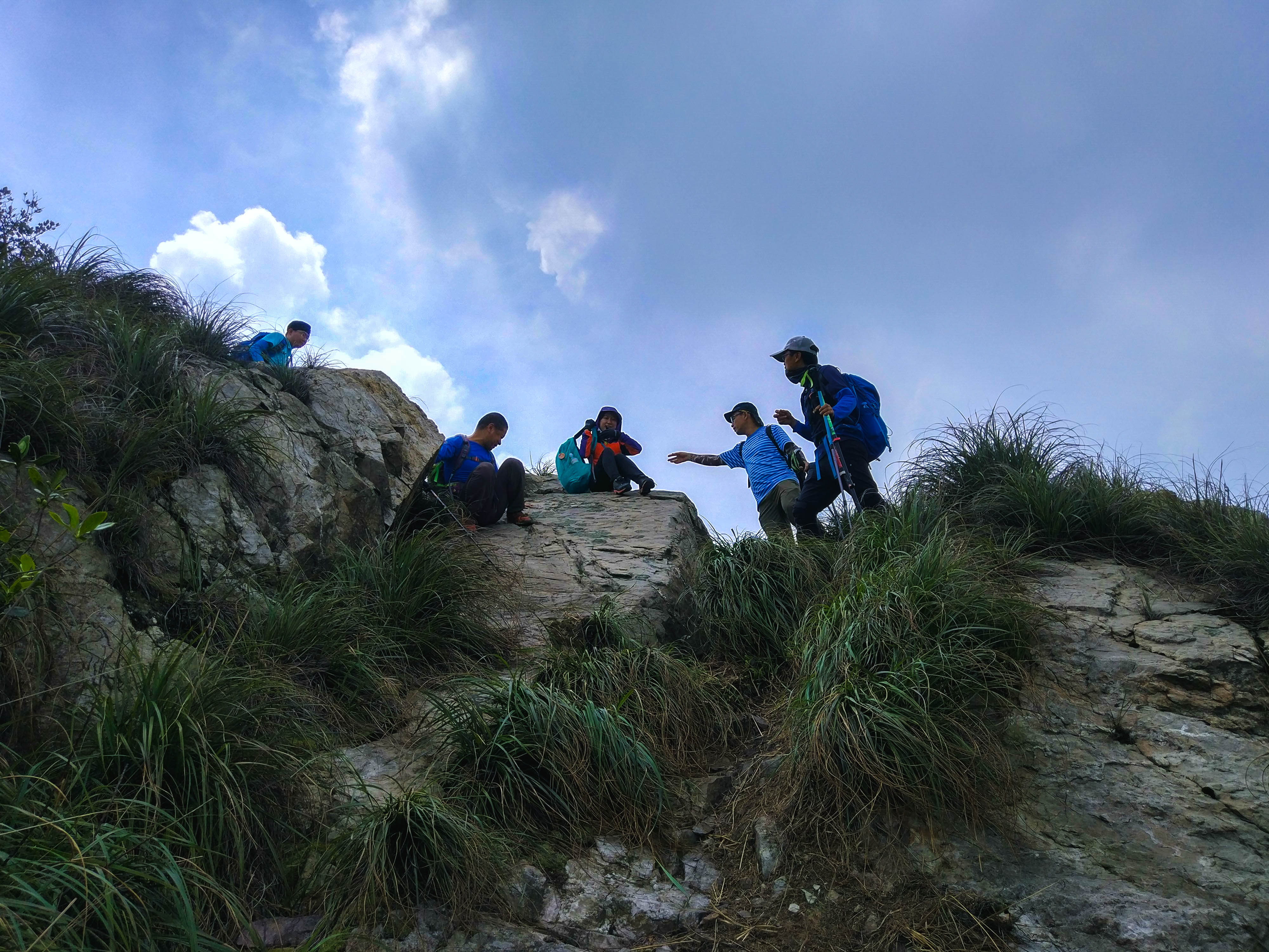 勇登佛山三水第一高峰,领略一山跨三市的豪迈之情