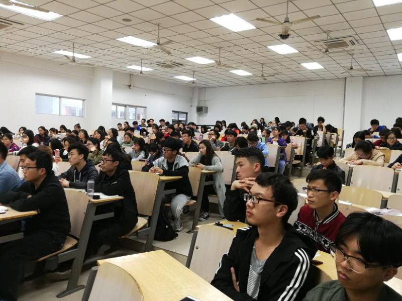 经验交流会《优秀大学生学习秘籍—最好的秘籍给最努力的你