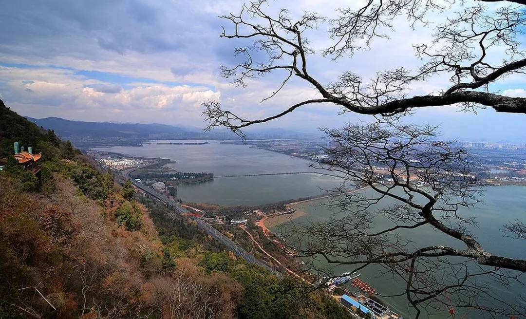 9:00-18:00门票:免费地址:西山区西山公路眠山—眠山森林生态公园