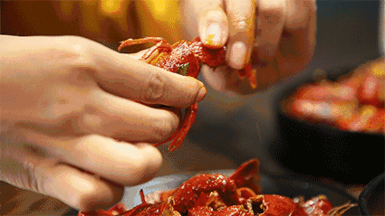 How to Eat Crayfish Like a Pro﻿