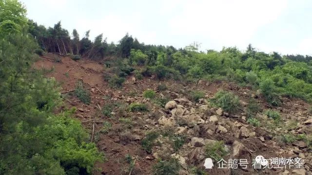 紧急应对:安化县马路镇黄金村堰塞湖