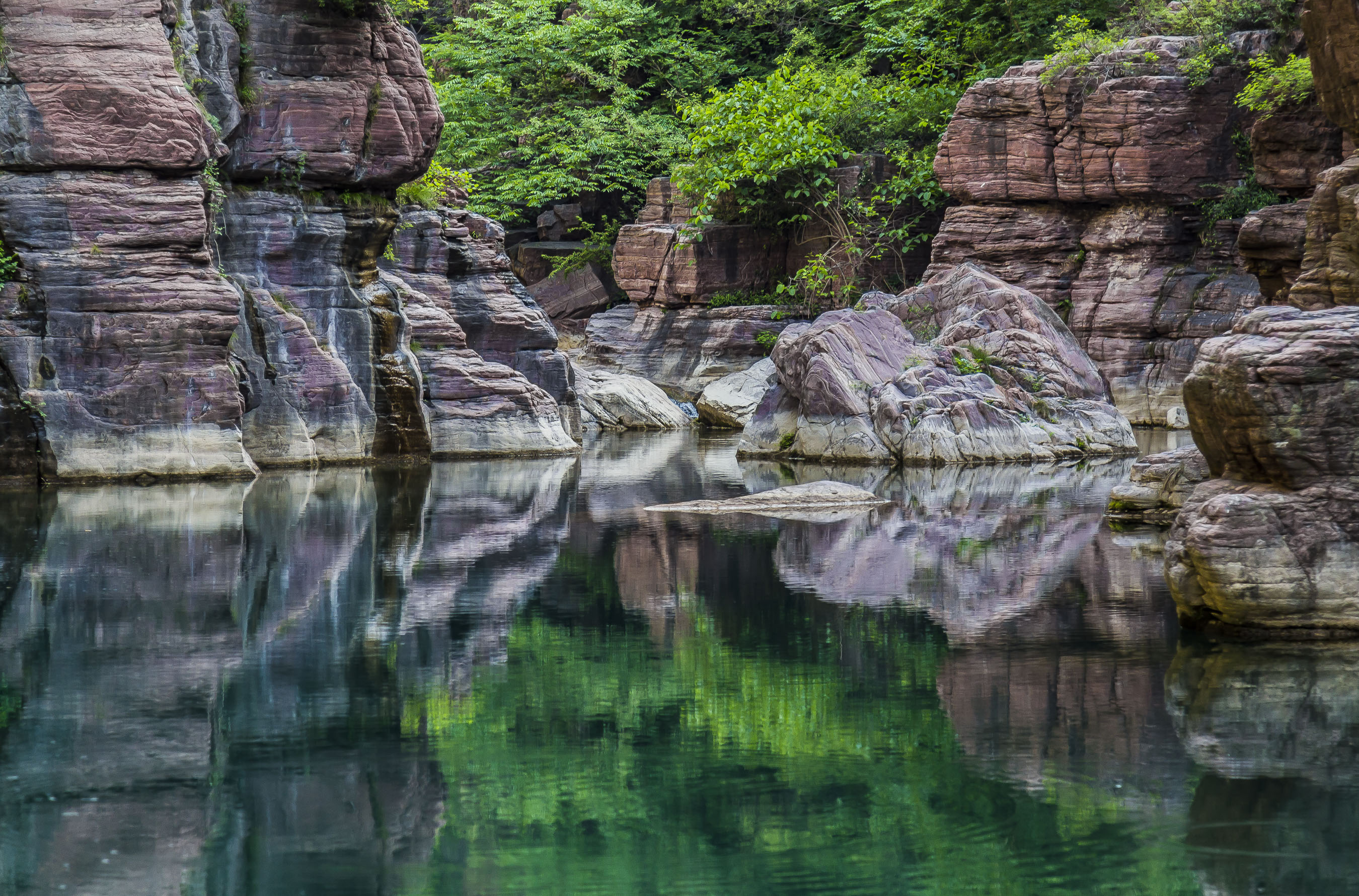 奇岩峡景区图片