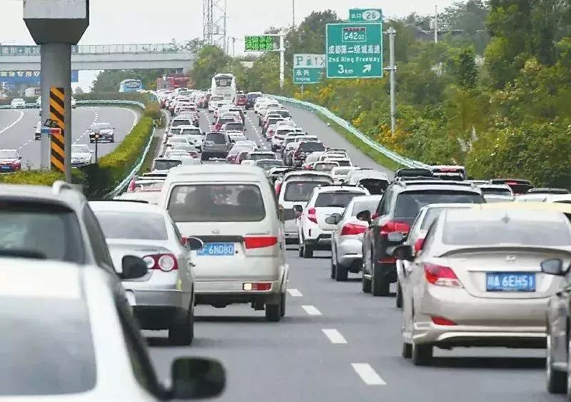 成都出發經天府大道,老成仁路(國道213線)到仁壽上高速前往自貢方向