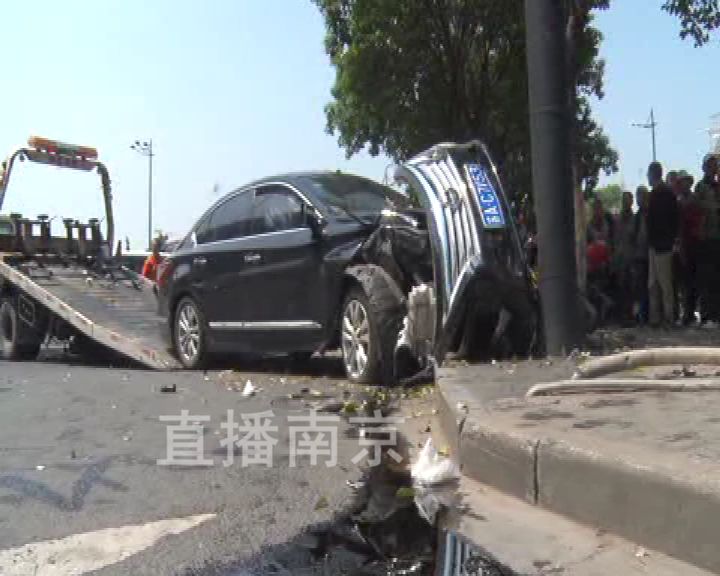 独家监控南京发生惨烈车祸监控拍到可怕一幕肇事司机说