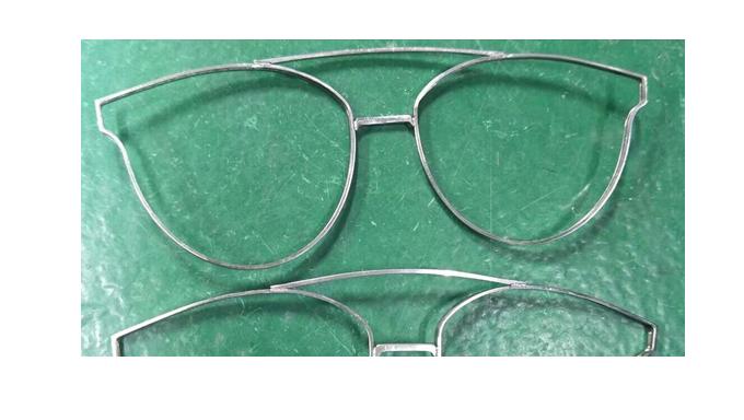纯钛眼镜架焊接使用300w光纤传输激光焊接机