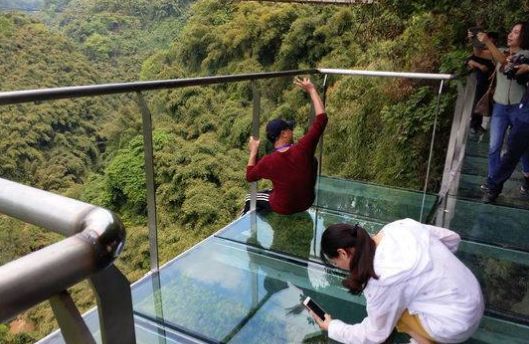 平乐古镇玻璃栈道门票图片