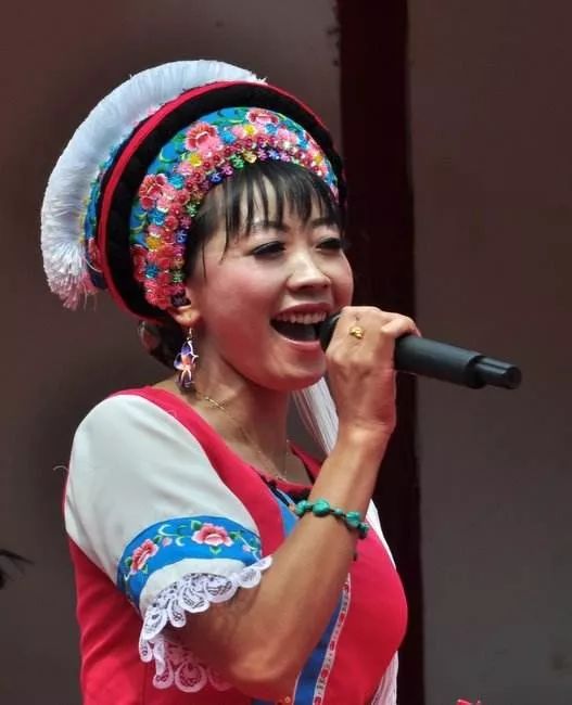 白天:民族音乐,大理白族著名歌唱家苏锦弟老师和白族歌后李宝妹老师
