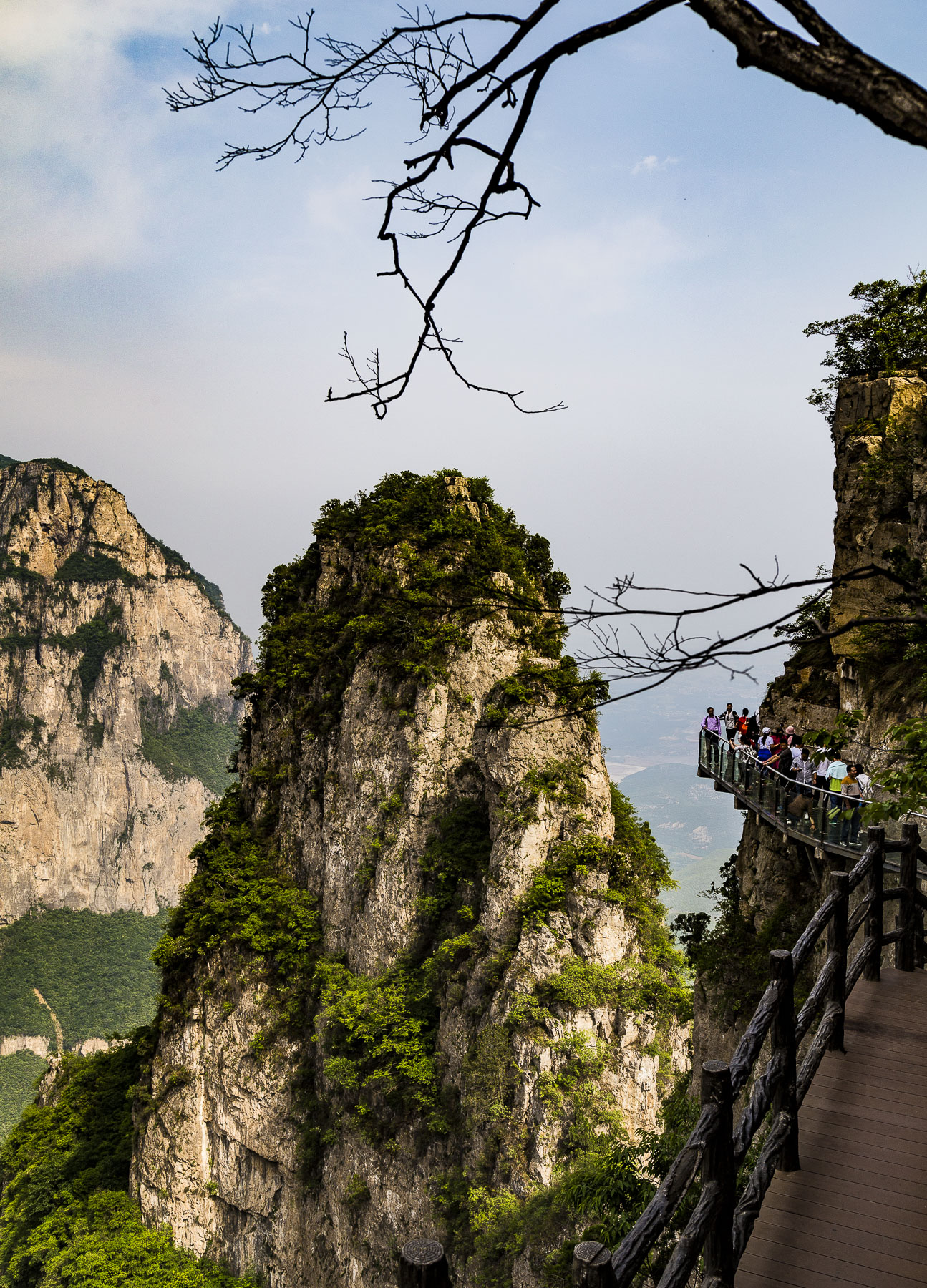 云南最高的山峰图片