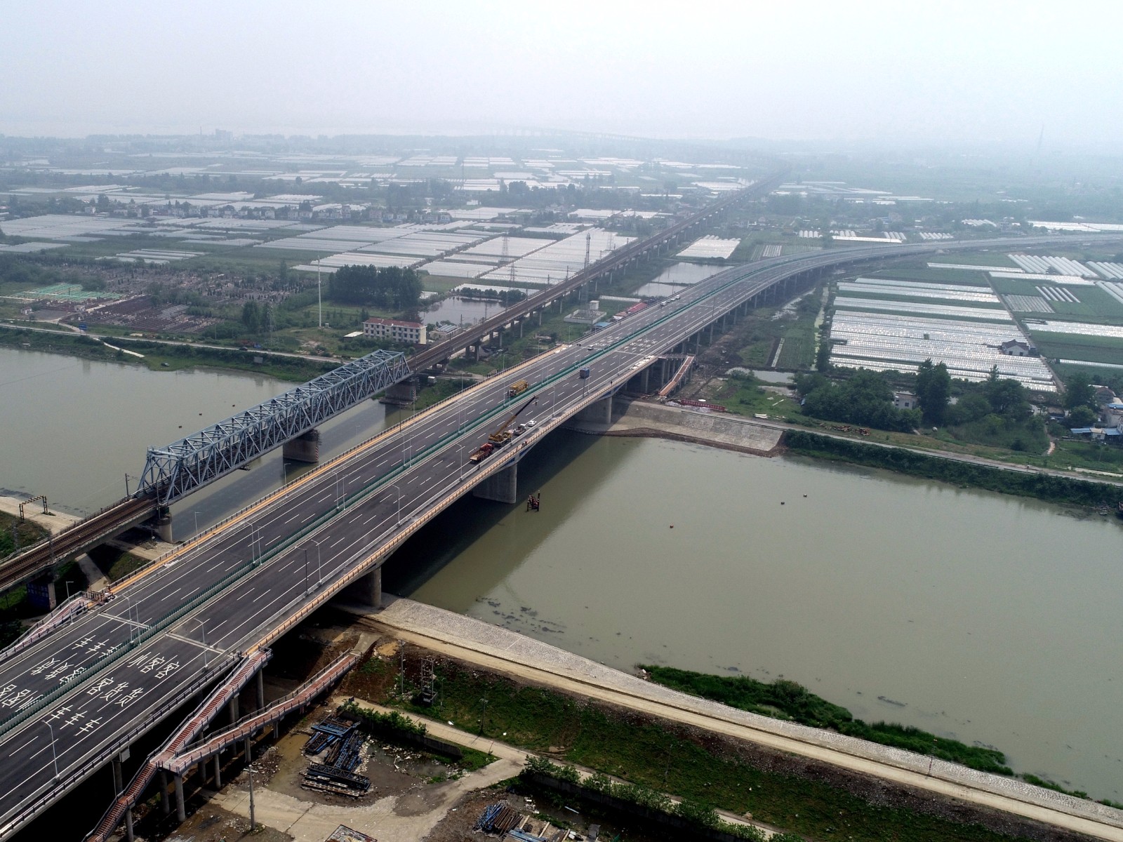 芜湖市江北产业集中区与江南主城区的重要通道,始于合芜高速公路二坝
