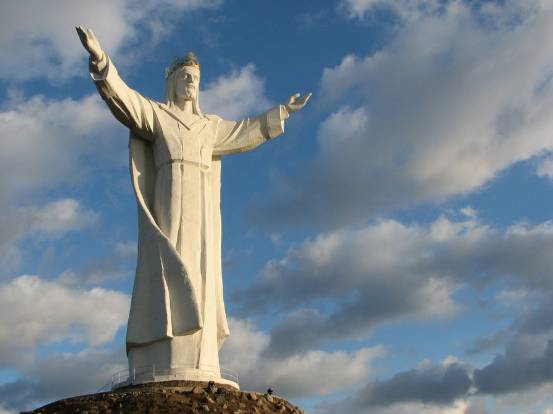 世界最高耶稣像不仅在波兰,而且头顶上还有高科技!