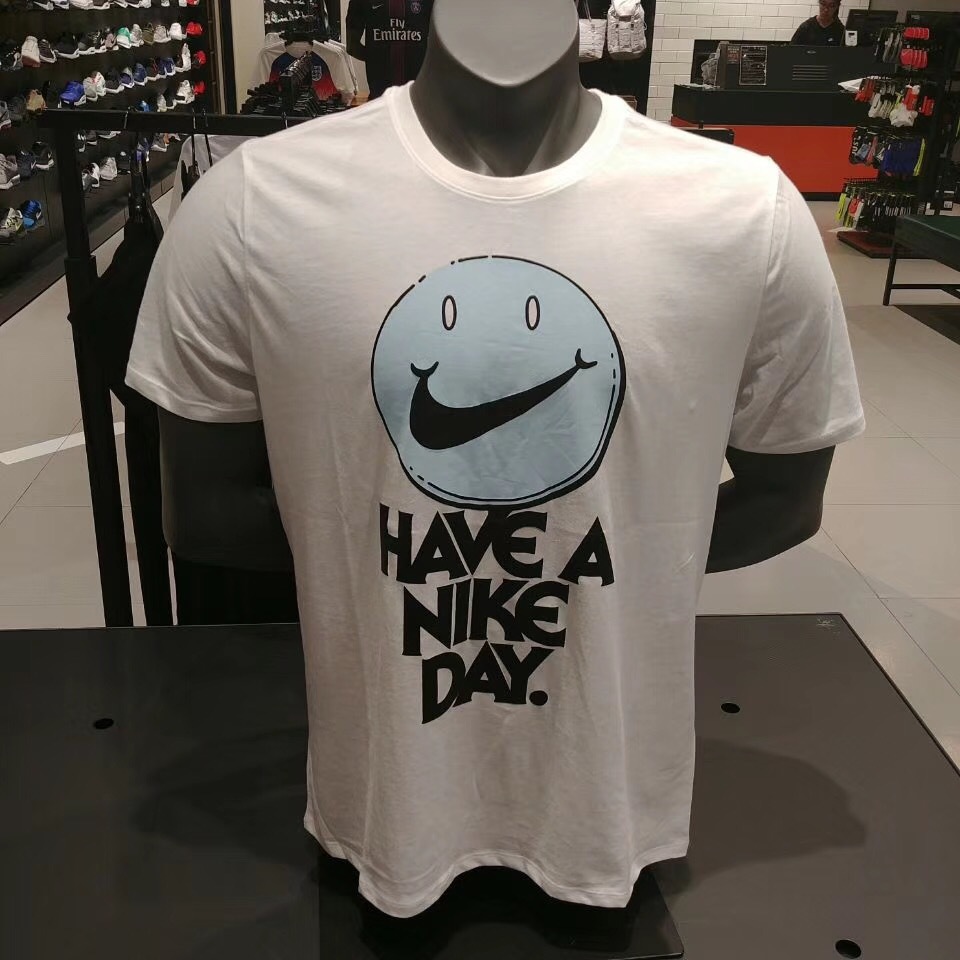 怎么穿怎么好看的nike耐克短袖2018年春夏新款运动正品笑脸t恤!