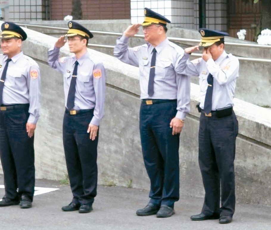 台湾警察 警服图片