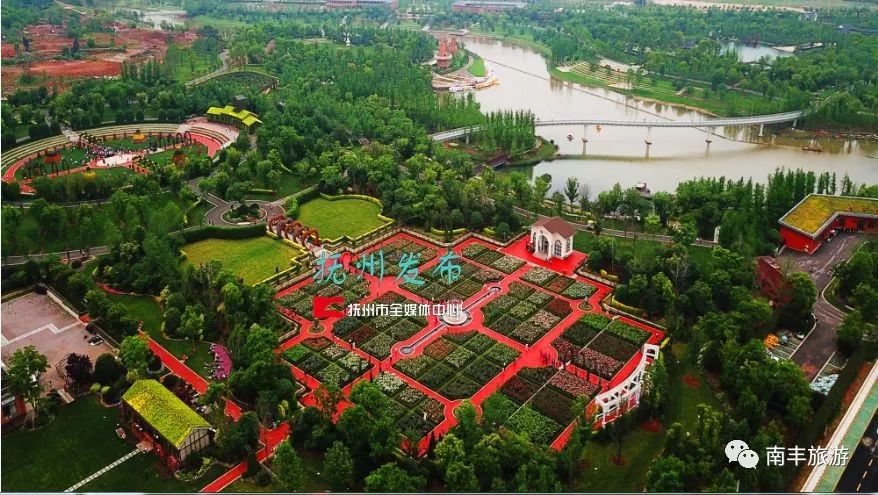 撫州泡粉 充滿故事的 湯館王館 擁有500萬株花卉的 三翁花園 高大上的