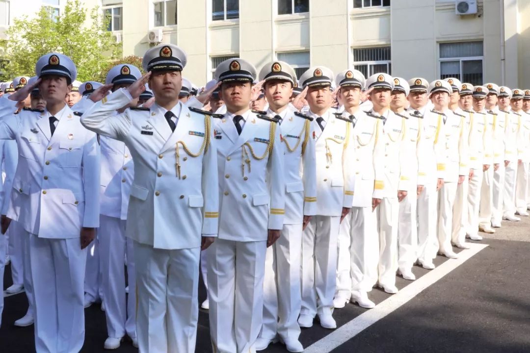 里第一时间想到的提起海军海军服饰种类颇丰人靠衣装俗话说颜值也绝