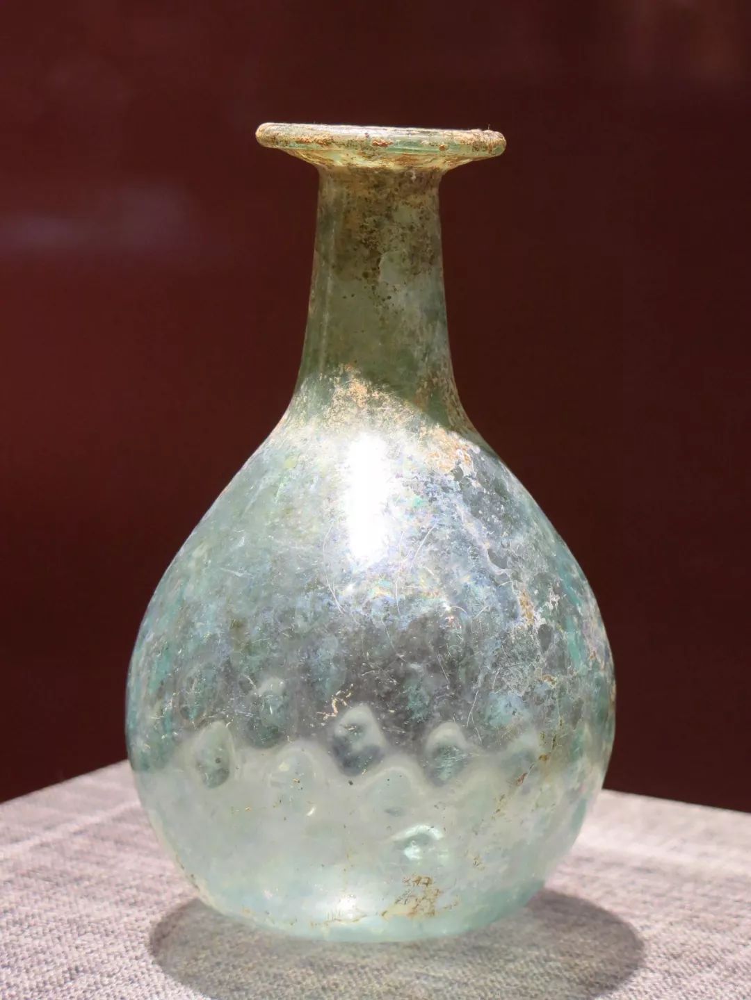 菱格花长颈玻璃瓶唐(618年—907年)琳琅满目的各种商品让人目不暇接