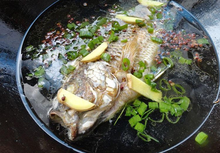 羅非魚別再紅燒了,試試這種方法燉著吃,又鮮又好吃,還沒泥腥味