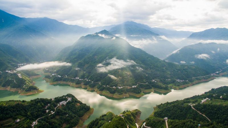 城口又多了一處網紅景點,民宿與湖光春色,你想要的格調這裡全有了!