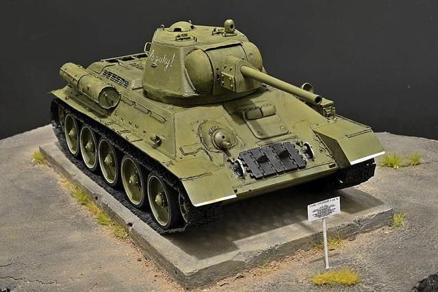 gennady zavrazhnev模型作品欣赏—t-34坦克