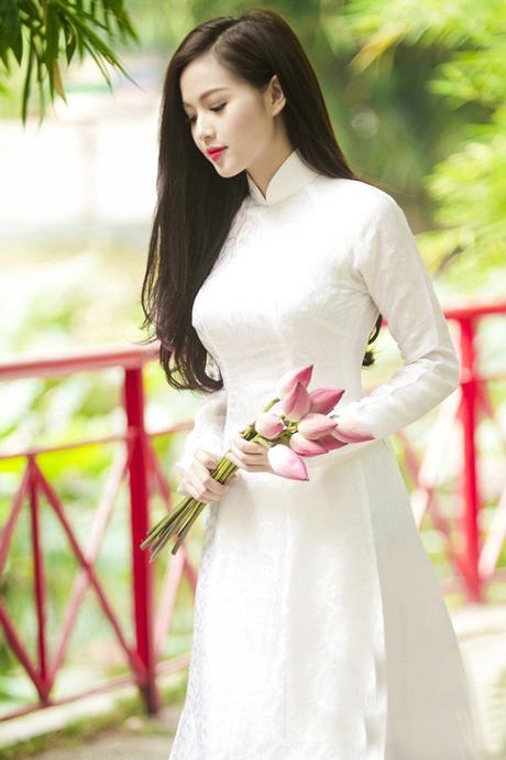 中国汉服美女对比越南奥黛美女！谁更美？
